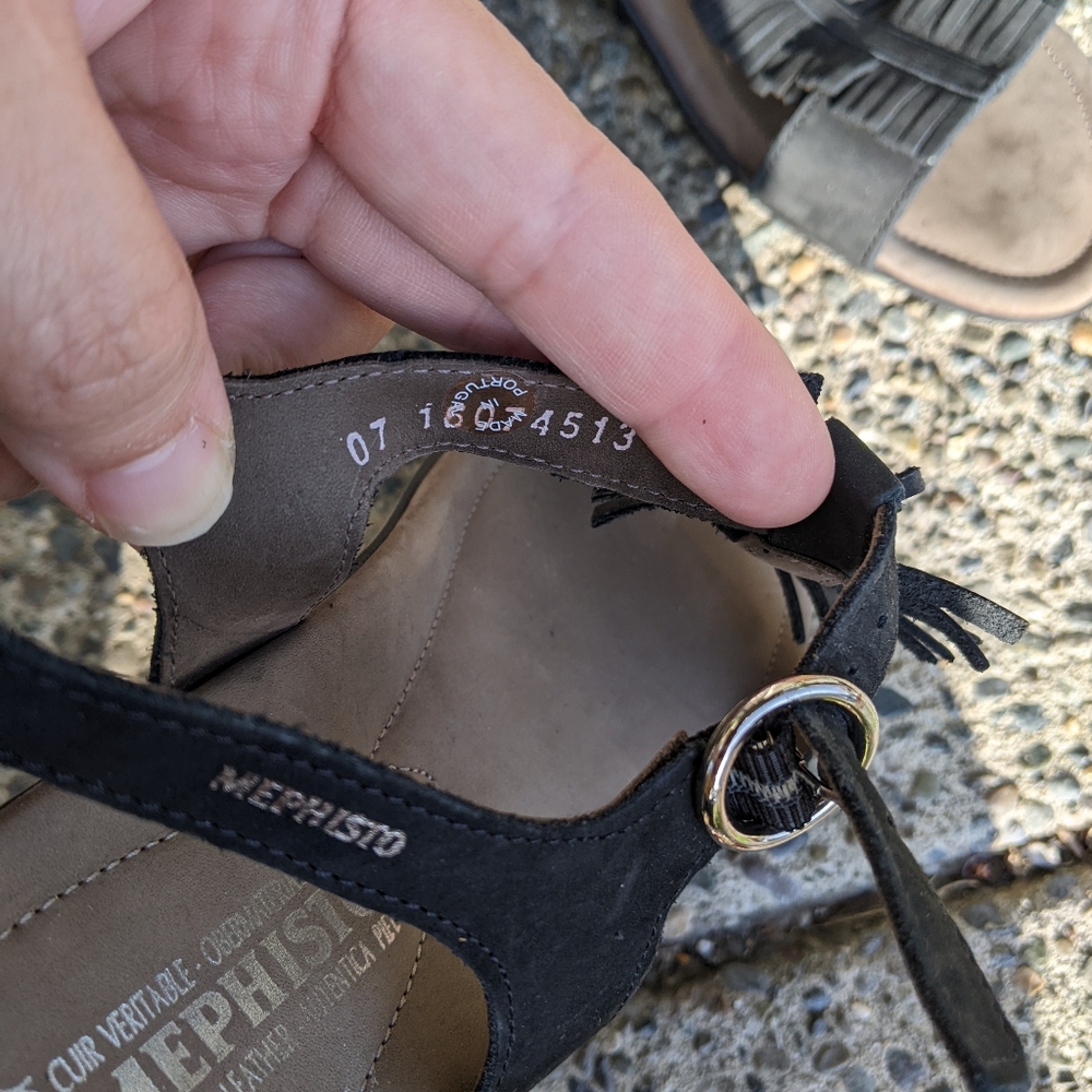 Mephisto RARE Fringe Black Sandals - Picture 7 of 8